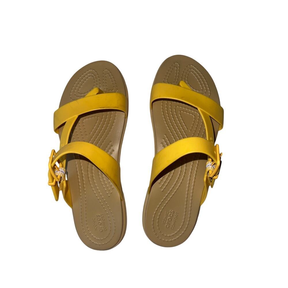 Crocs Women’s W6 Yellow Strappy Thong Sandals Comfort Lightweight Summer - Picture 3 of 6